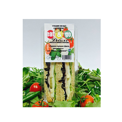 Триъгълен сандвич Ийт енд Го Делукс Пуешко филе и моцарела Триъгълен сандвич Ийт енд Го Делукс Пуешко филе и моцарела